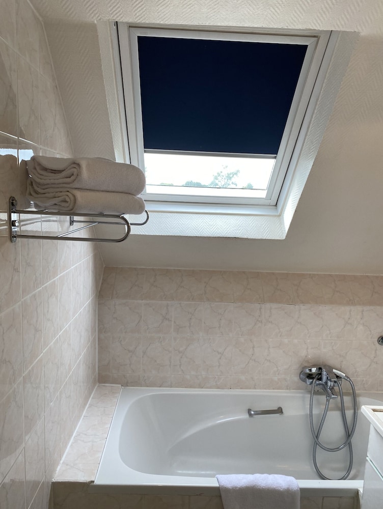 HOTEL LE CLOS DEAUVILLE SAINT-GATIEN 23/57