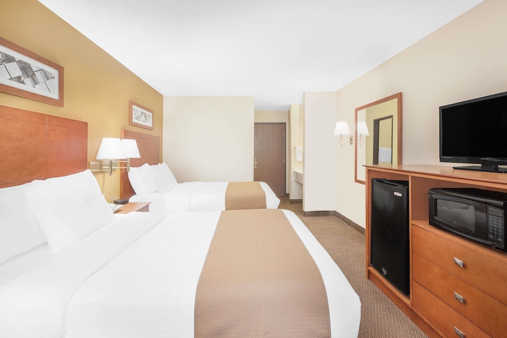 Baymont By Wyndham Port Huron 11/26