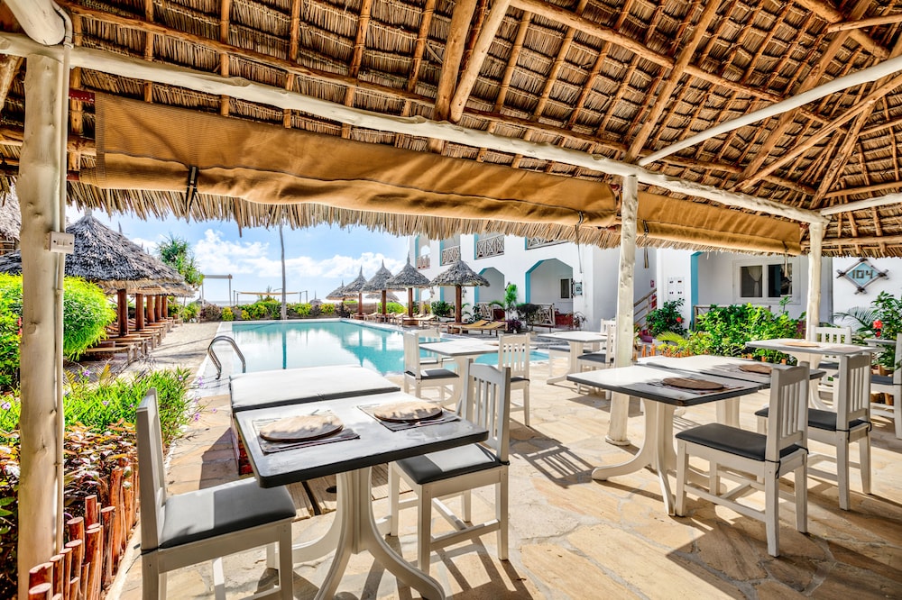 AHG Sun Bay Mlilile Beach Hotel 63/75