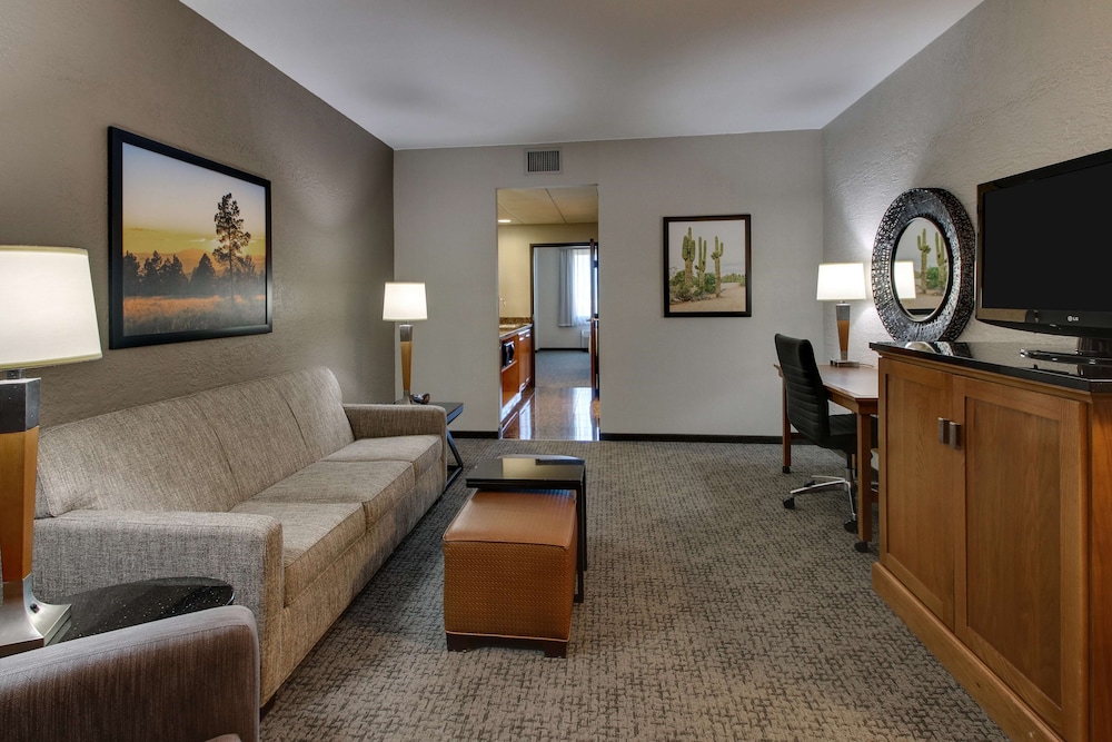 Drury Inn and Suites Phoenix Happy Valley 32/50