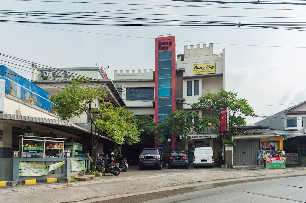 Reddoorz Plus Near Universitas Indonesia 45/50