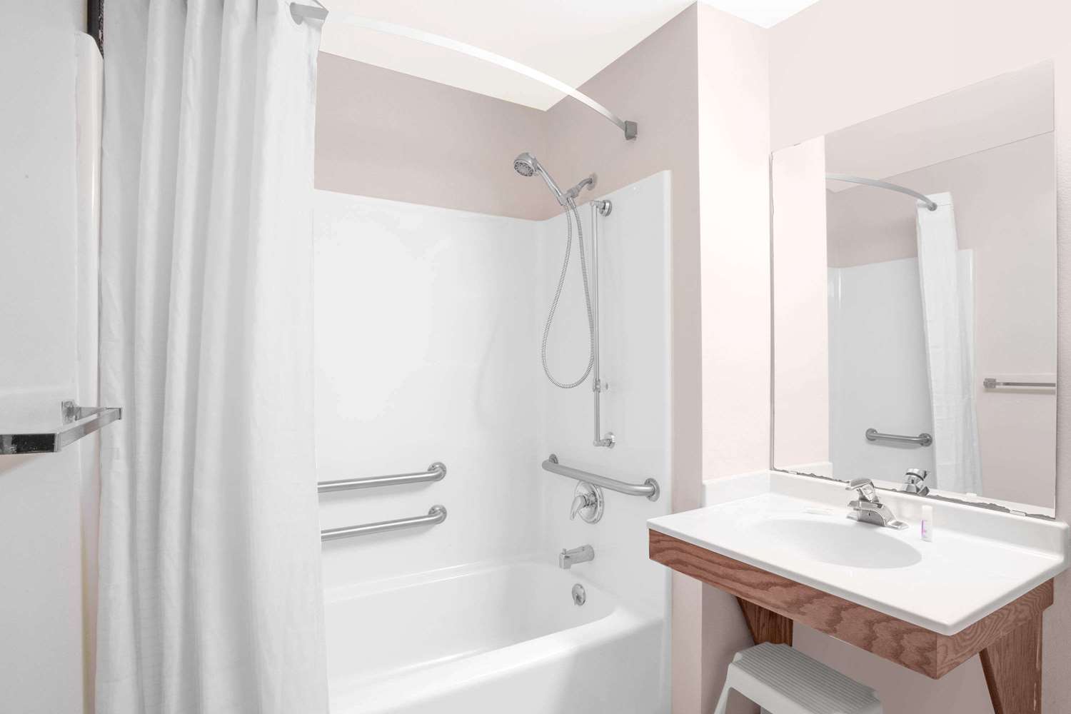 Days Inn By Wyndham Madison Ne/Windsor 15/15