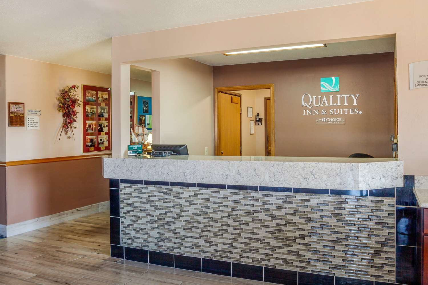 Quality Inn & Suites Prairie Du Chien 4/24