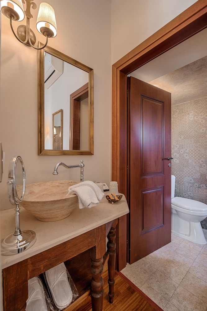 SPERVERI BOUTIQUE HOTEL 32/77