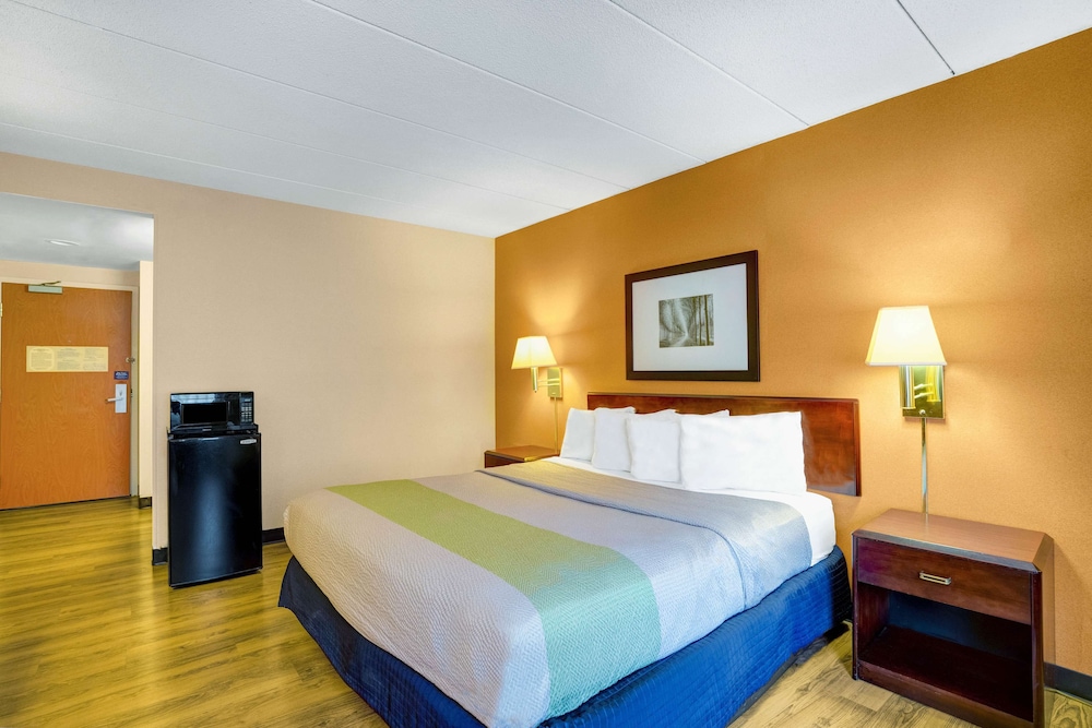 Motel6 Milford, CT 23/74