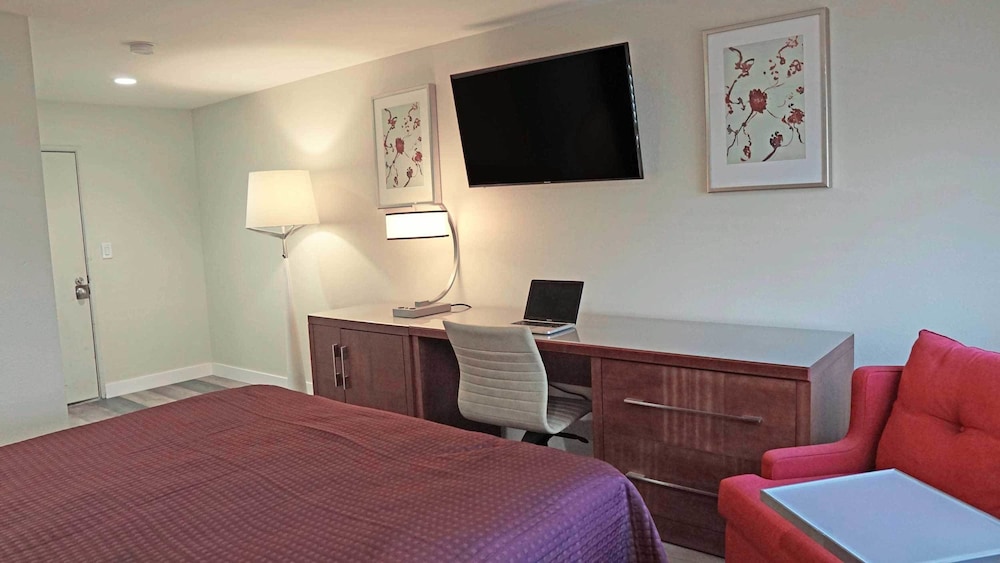 Del Mar Motel 3/15