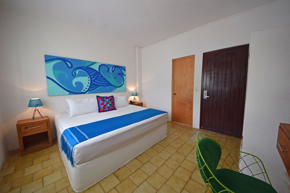 Emperador Vallarta Beachfront Hotel and Suites 19/74