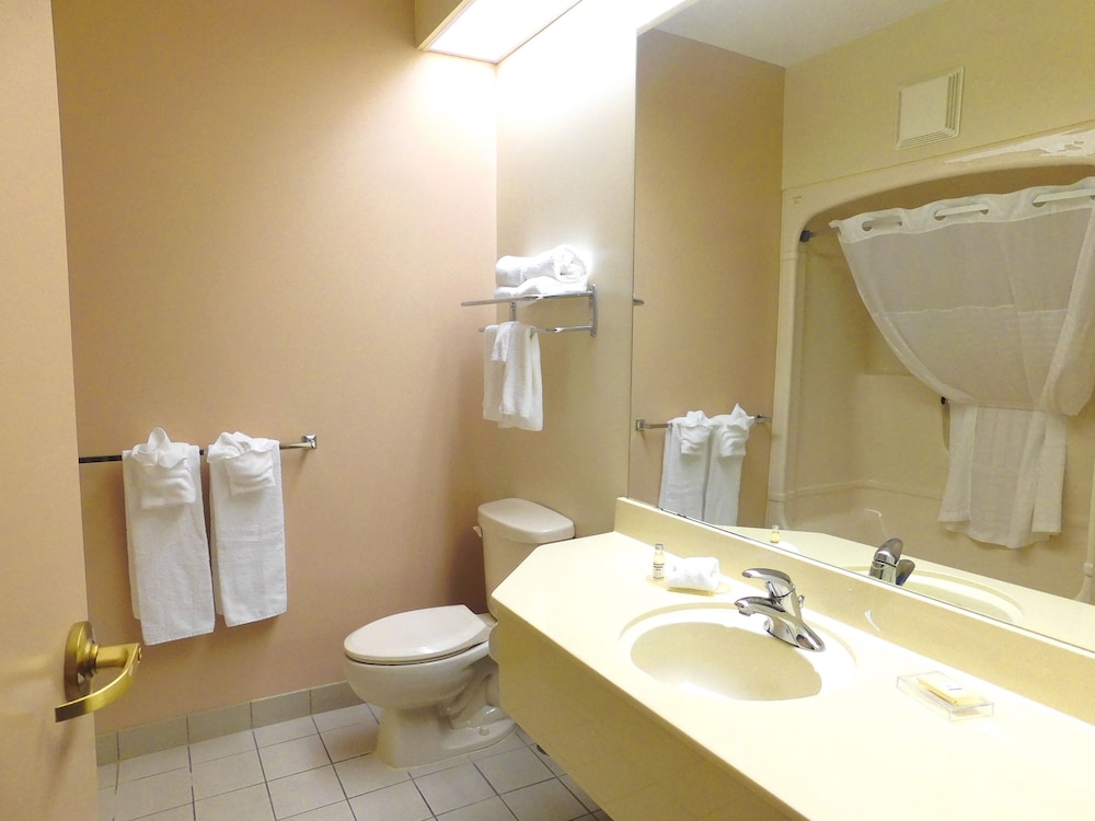 Coastal Inn Halifax 55/60