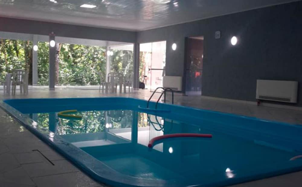 Galo Vermelho Hotel 10/67