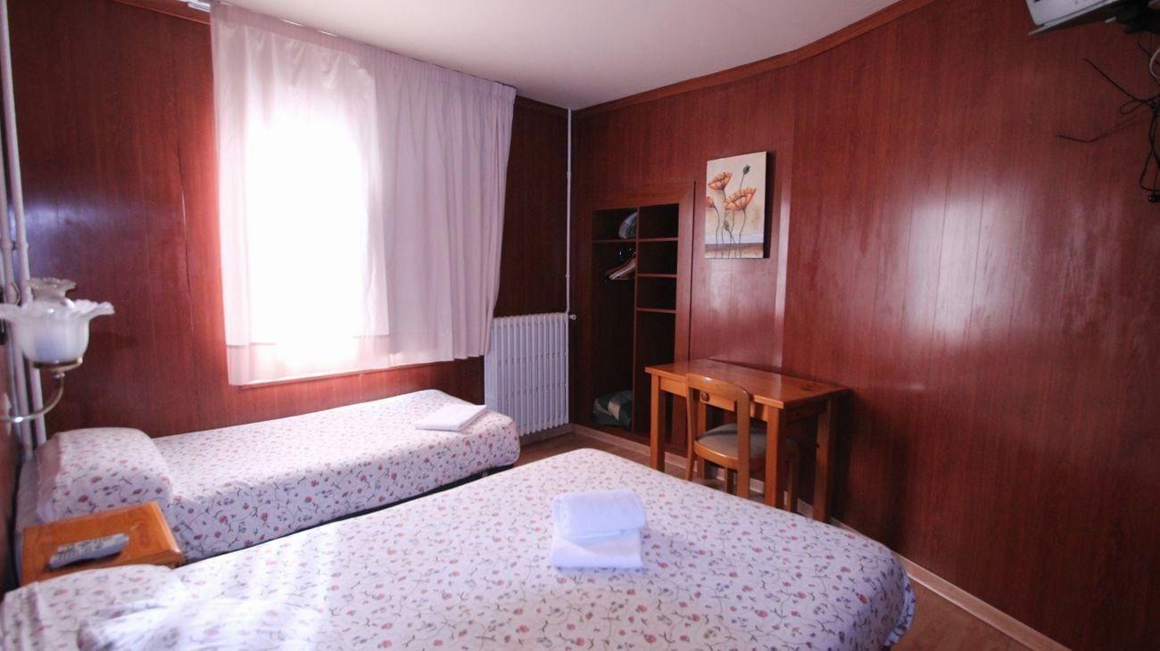 Hostal Porta De Nuria 11/23