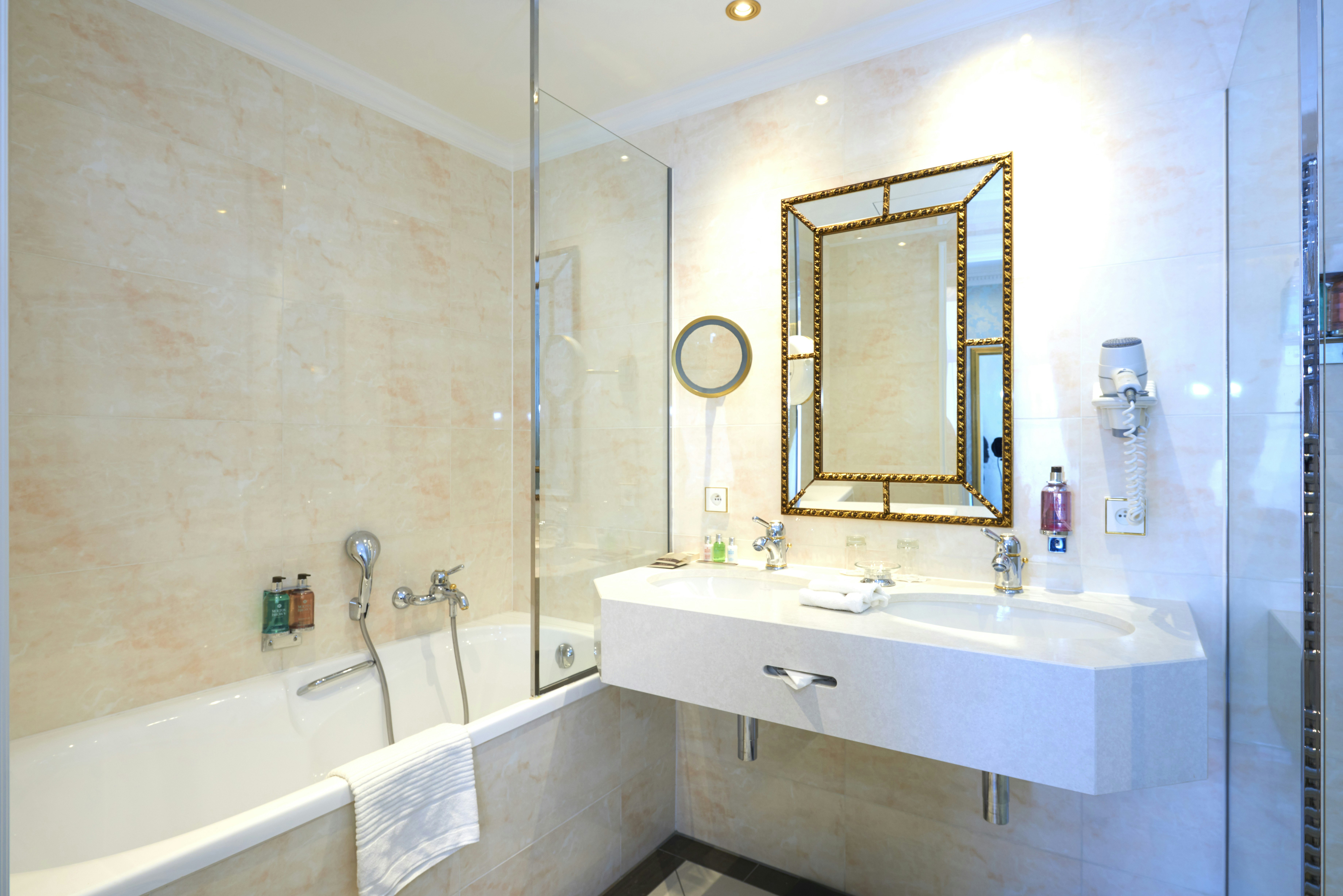 Stanhope Hotel Brussels By Thon Hotels 80/83