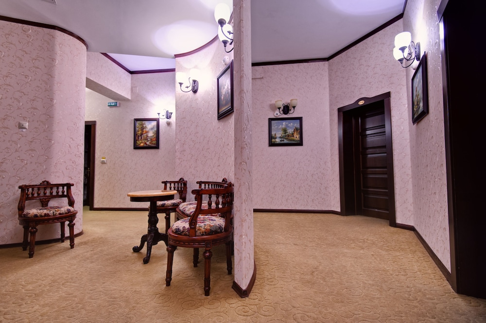 Hotel Carol 34/42