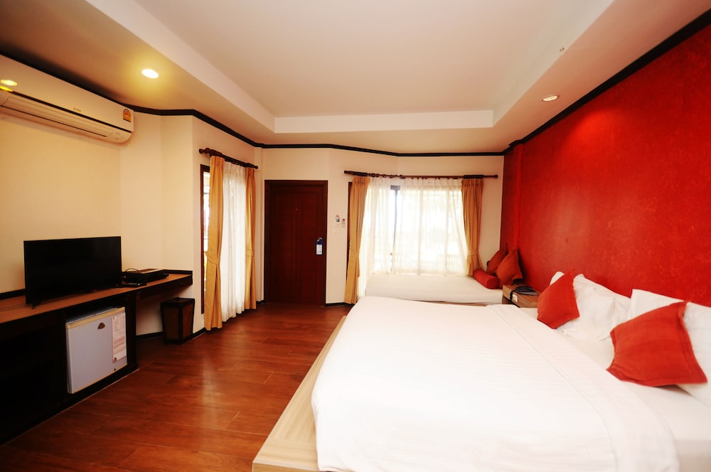 Lanta Sand Resort And Spa 16/71