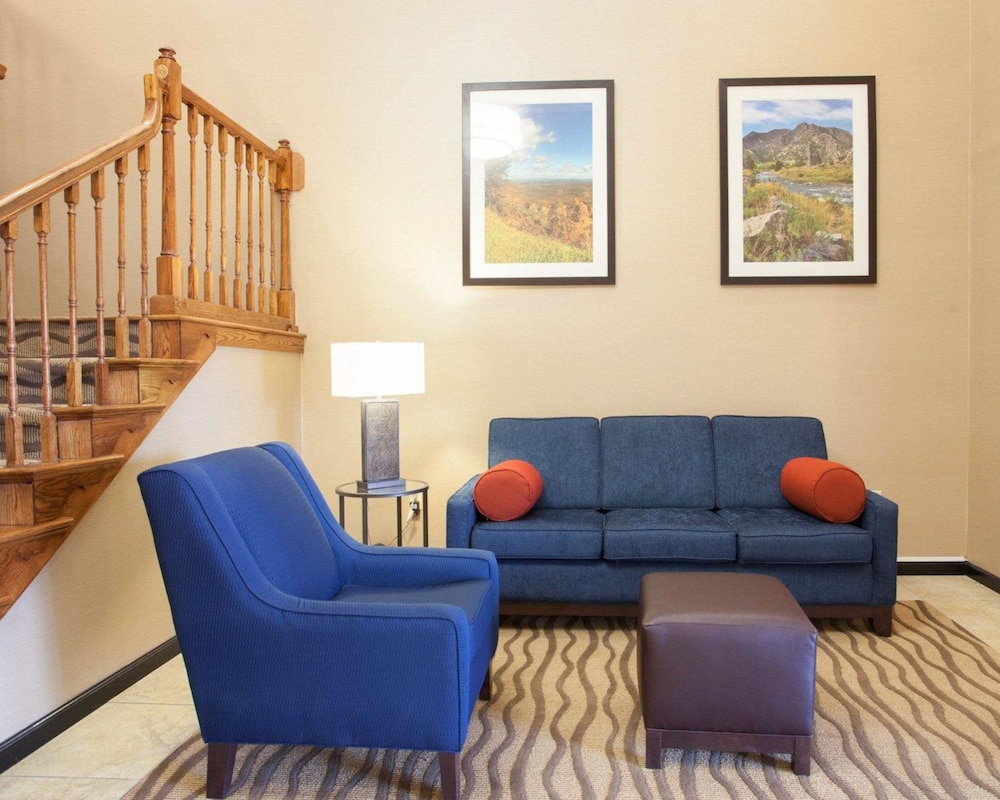 Quality Inn & Suites I-40 East 46/59