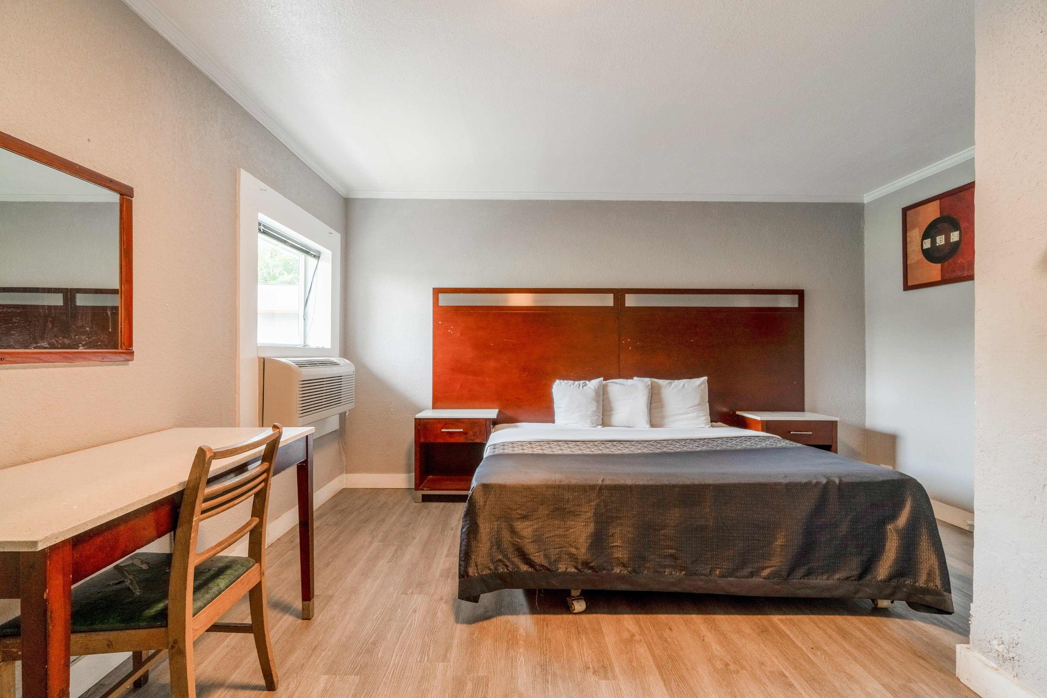 King Bed Non-Smoking, Alamo Oasis Inn and Suites By OYO San Antonio 7/9