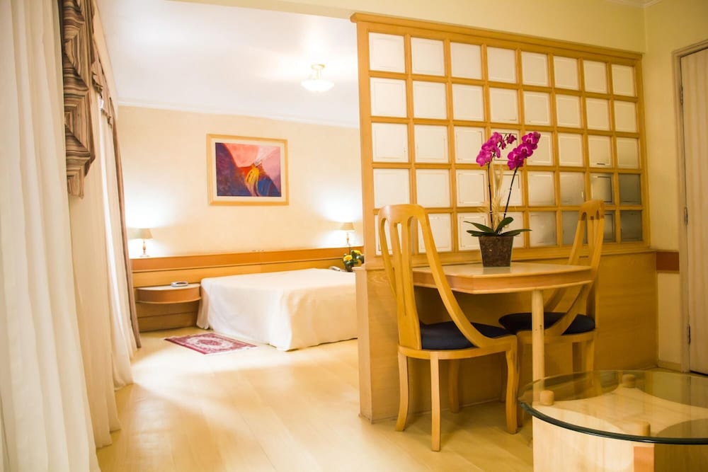 Hotel Del Rey 28/64
