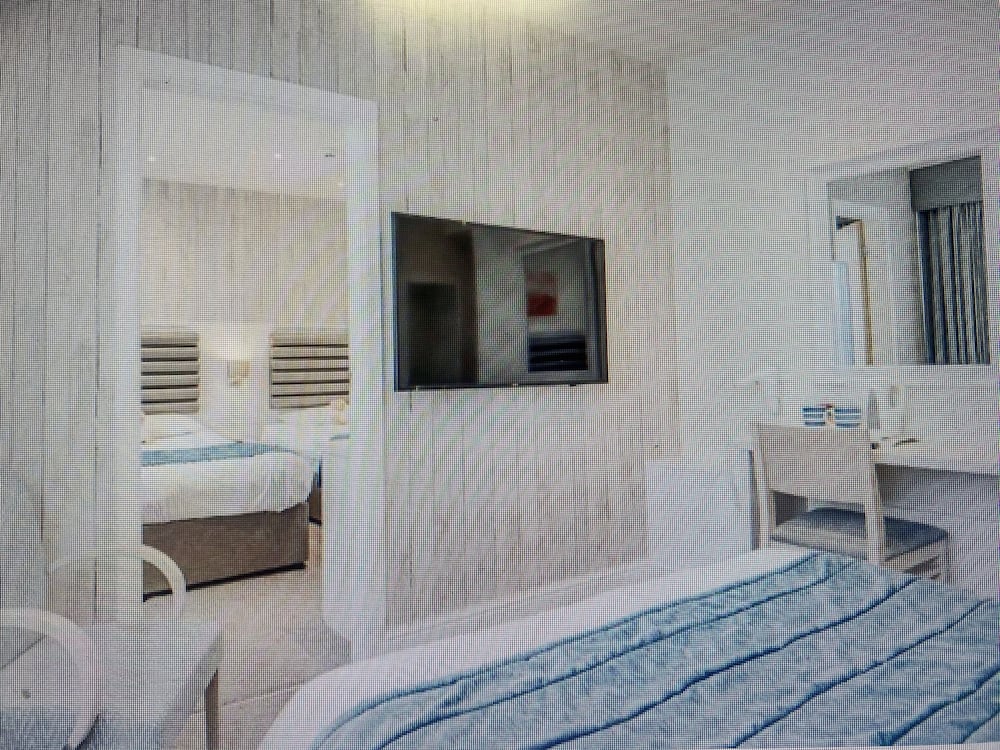 St. Ives Hotel 33/50