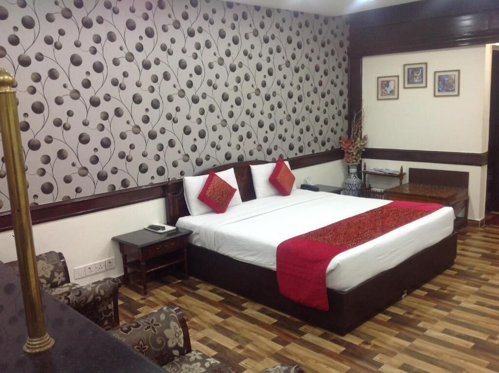Amar Inn 34/57