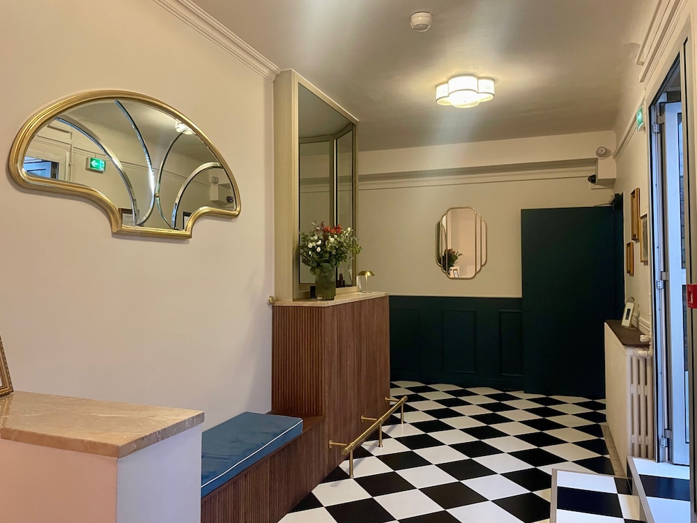 Hotel de la Comete 10/100