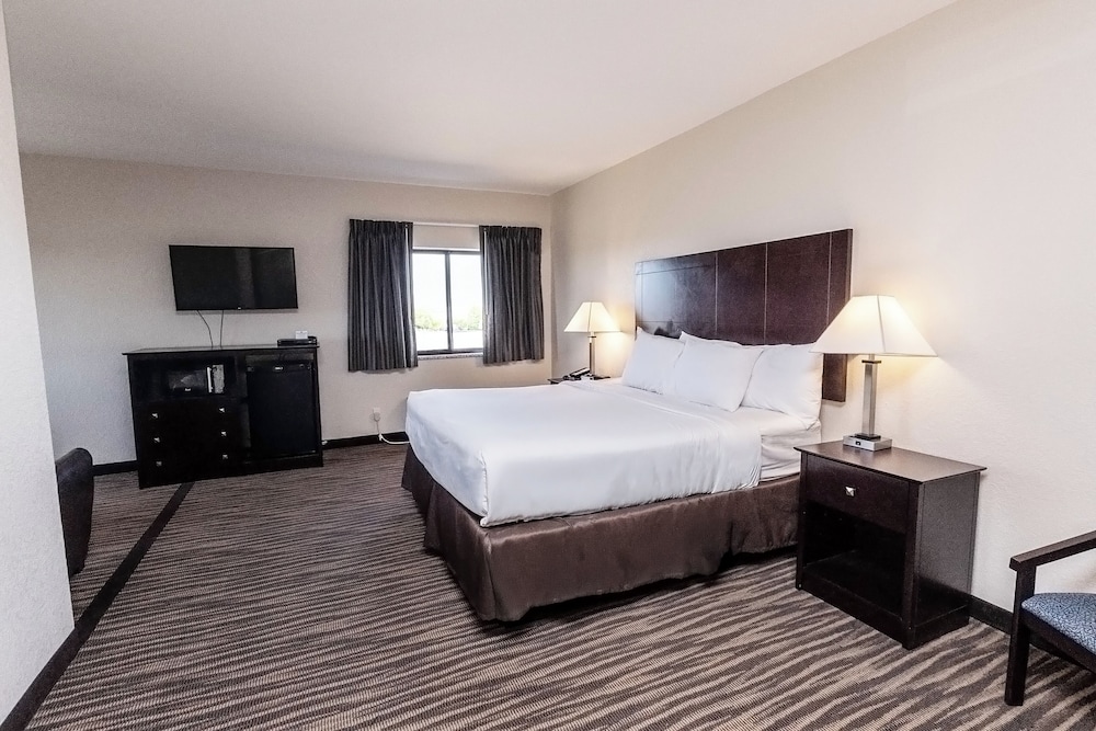 جناح تنفيذي بسرير كينج مع أريكة، Cobblestone Inn and Suites Maryville 4/10