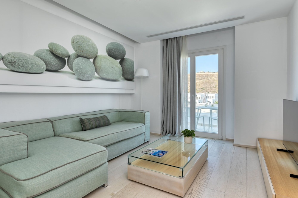 Patmos Aktis Suites And Spa 66/86