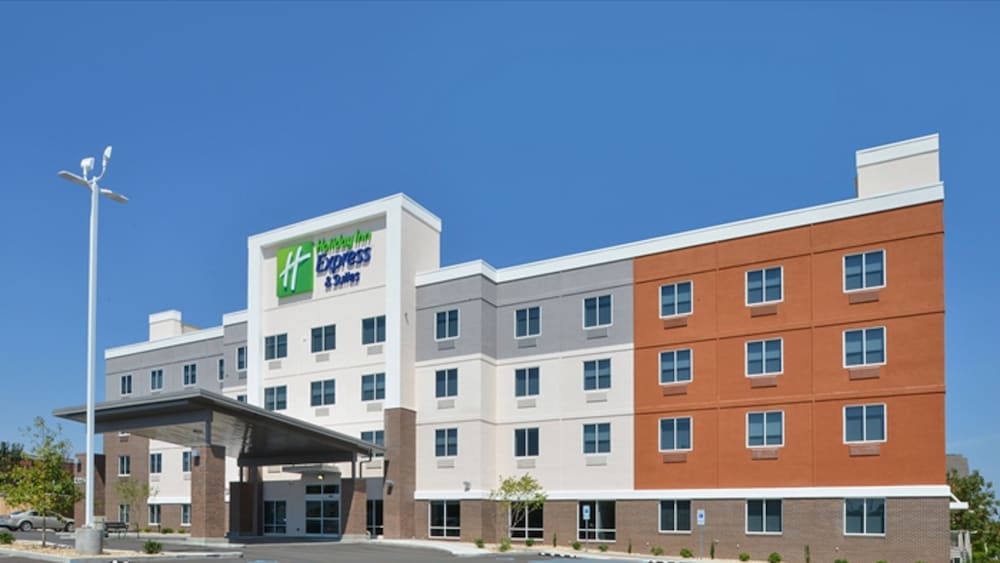 Holiday Inn Express & Suites Lexington - Hamburg Area 7/47