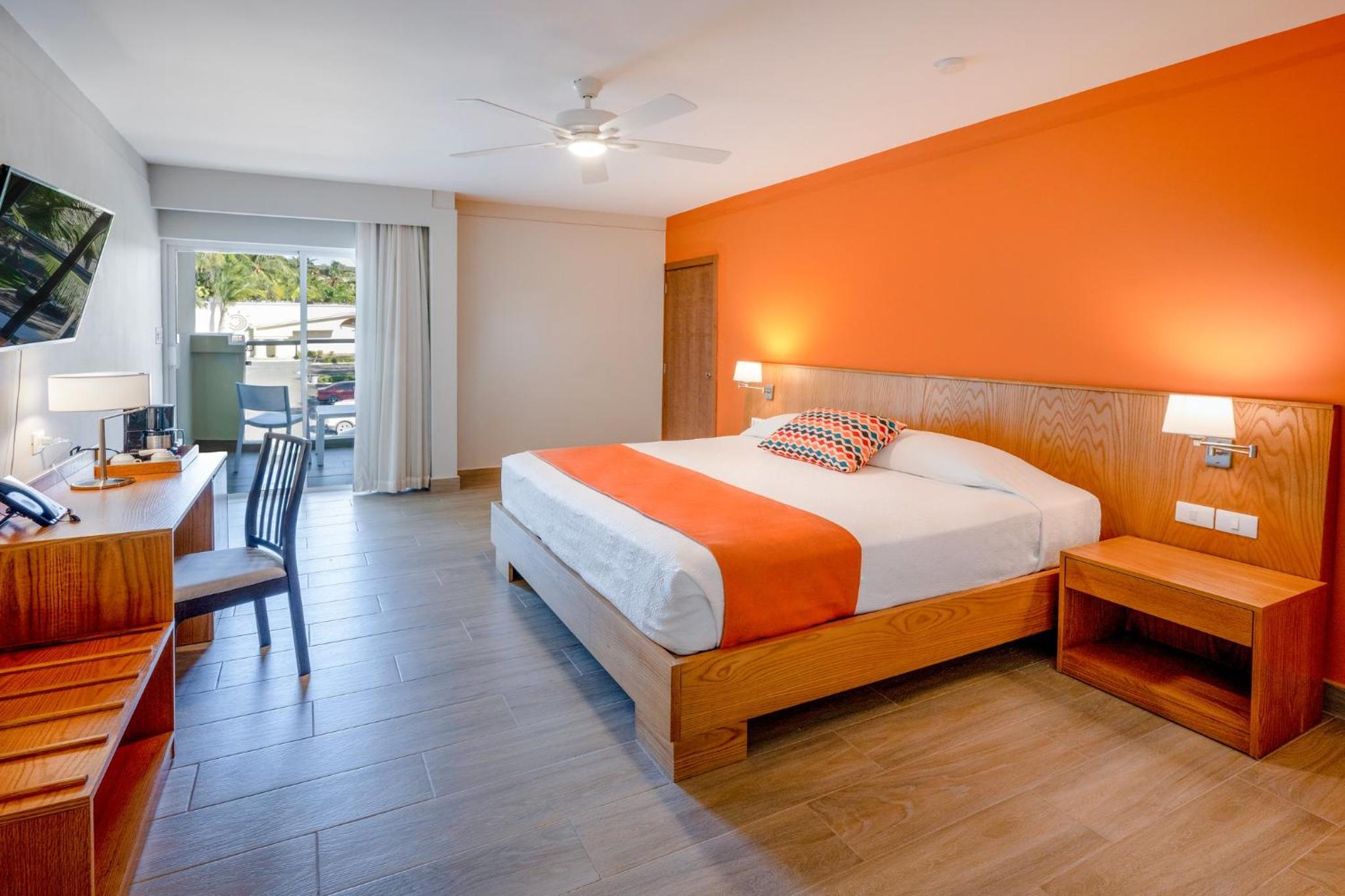 Garden, Superior, King Bed, with View, Balcony