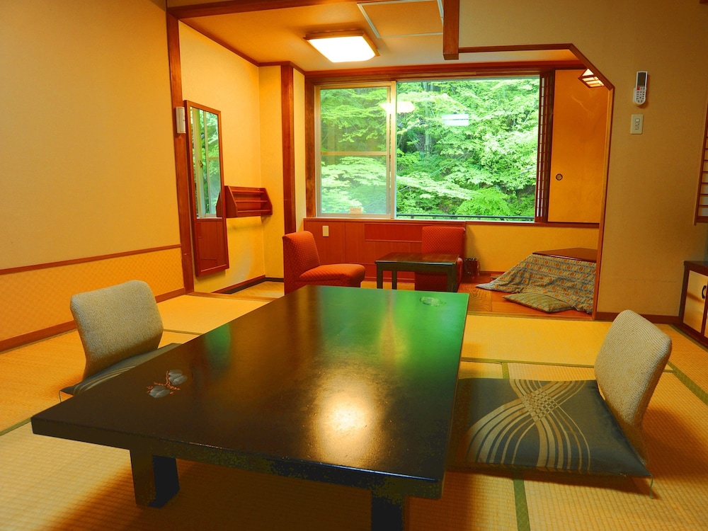 Shima Yamaguchikan 36/50