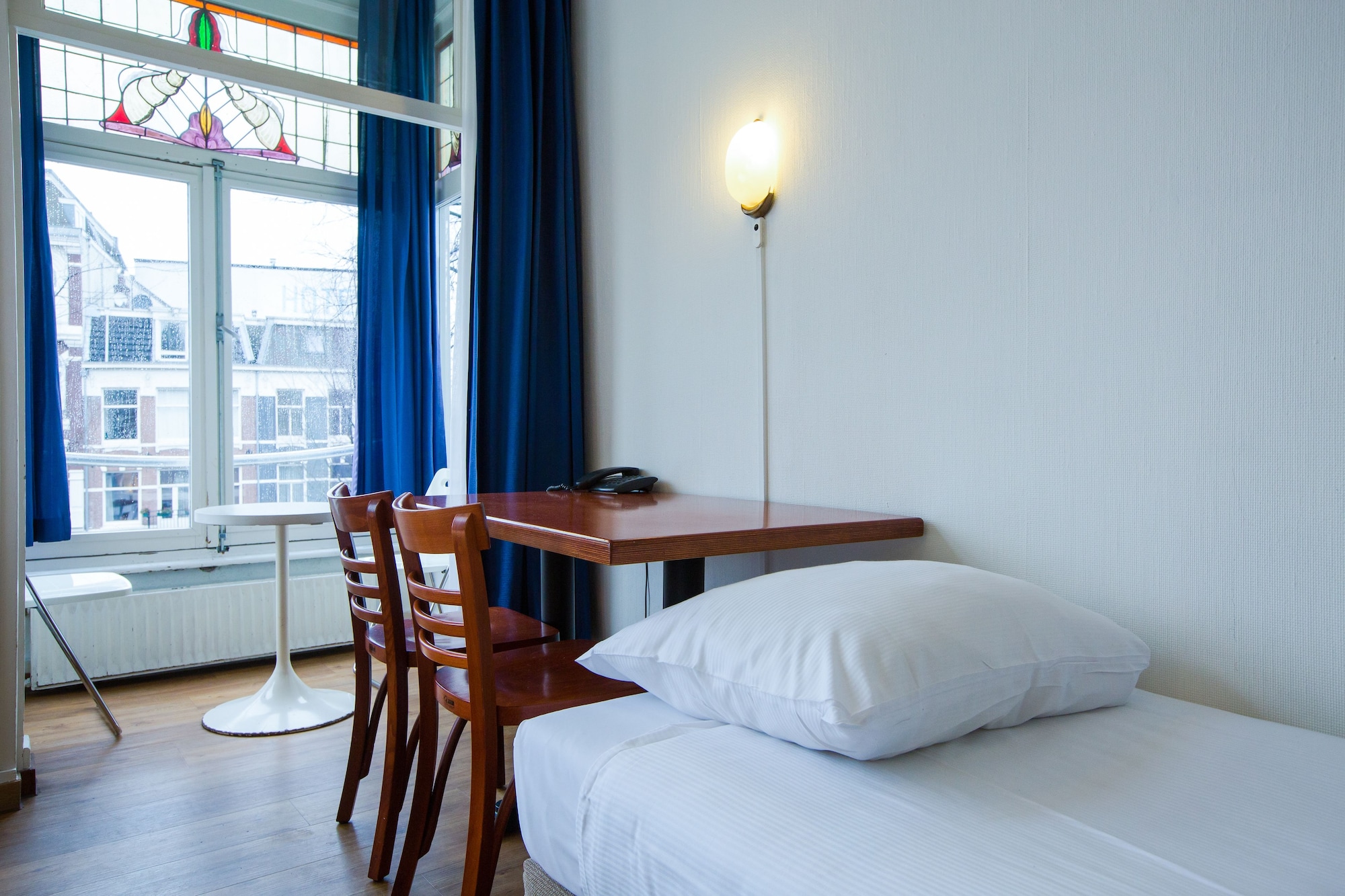 ROOM, QUADRUPLE