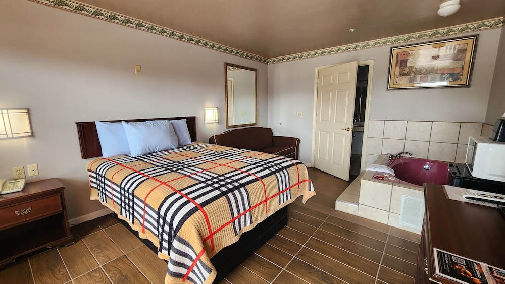 Benbrook Inn & Suites by Fort Worth I-20 9/34