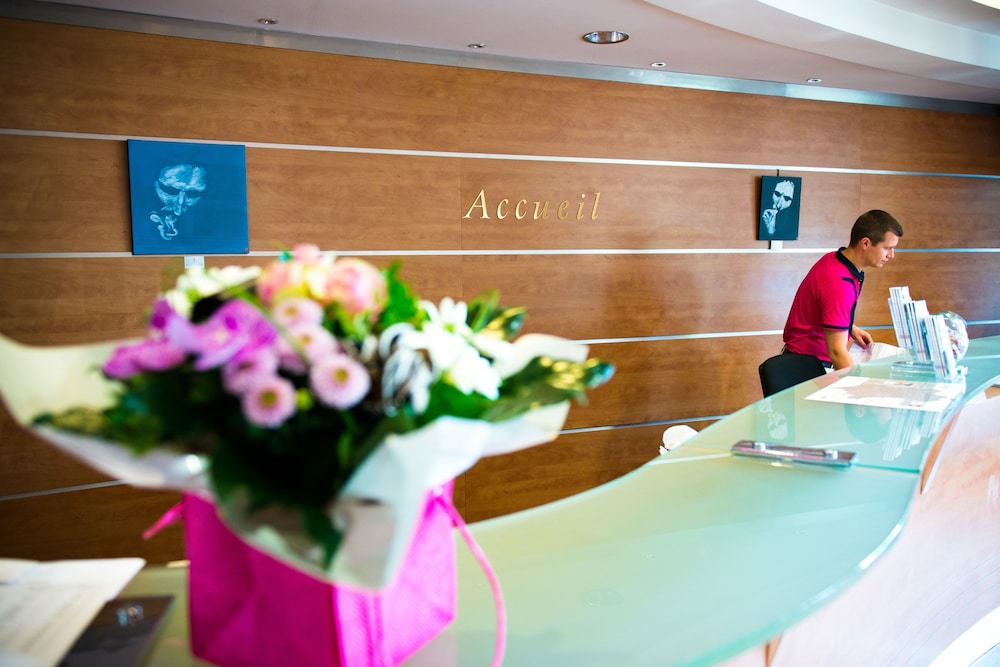BRIT HOTEL NANTES VIGNEUX – L’ATLANTEL 5/49