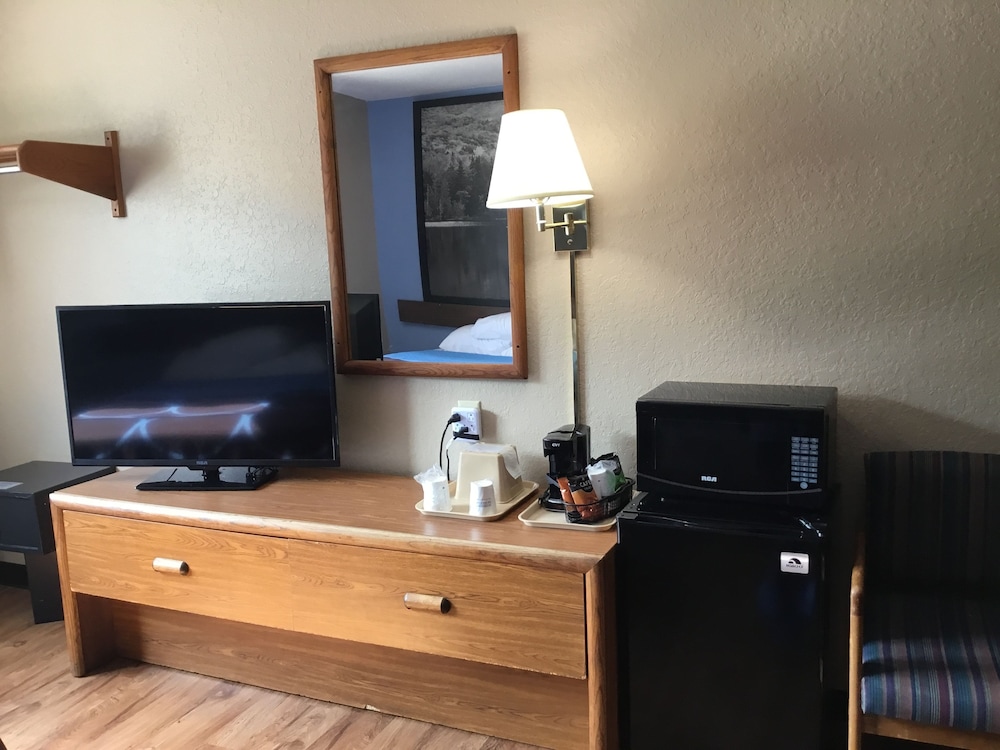 Super 8 by Wyndham Sidney NY 20/30