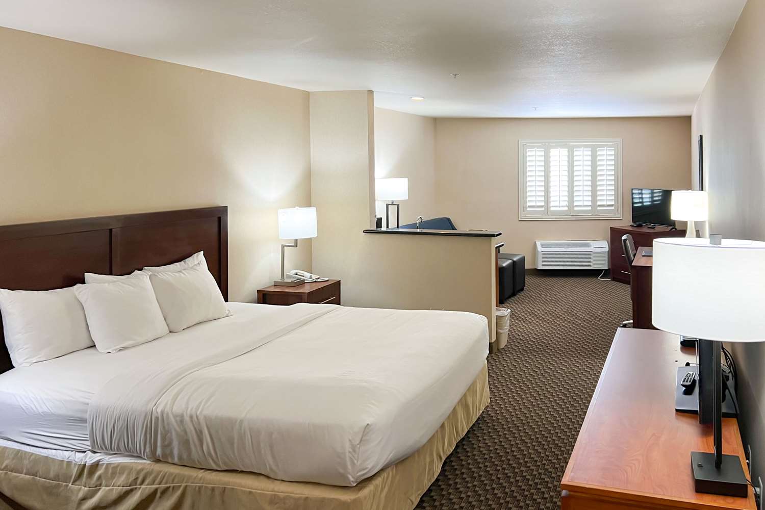 Suite, King Bed