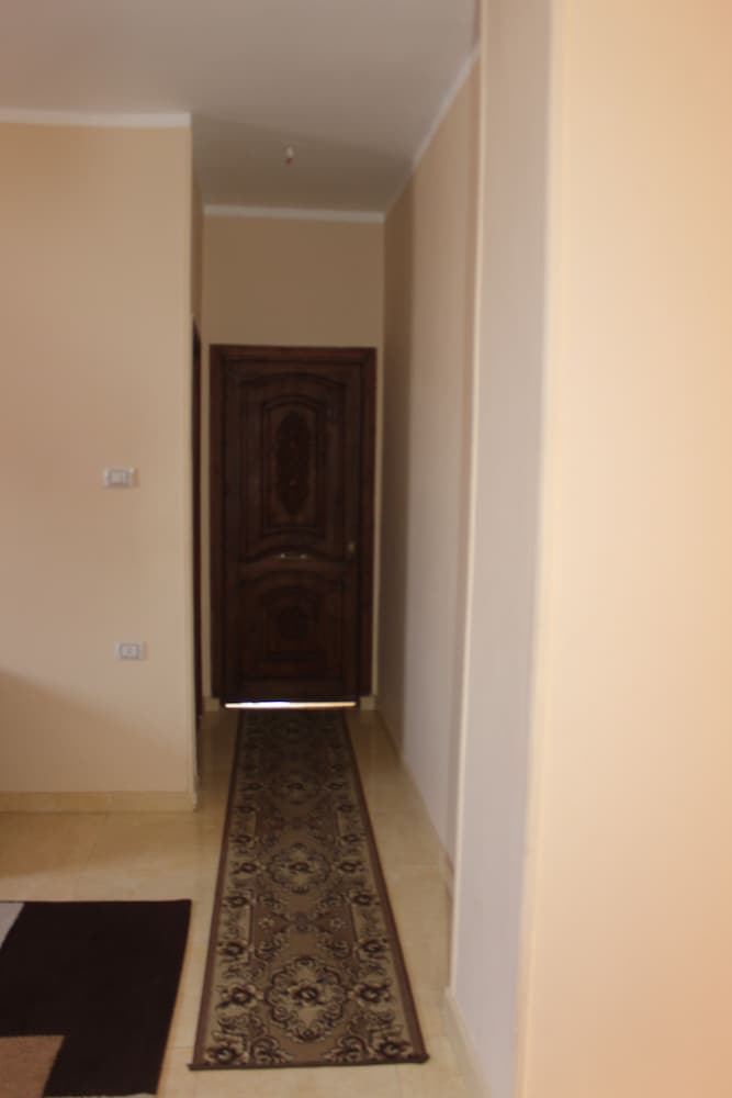 Royal Pyramids Inn 27/50