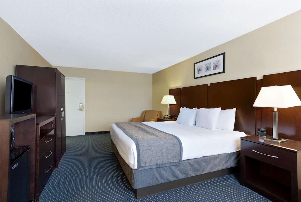 Hampton Inn Manchester Downtown, NH 9/39
