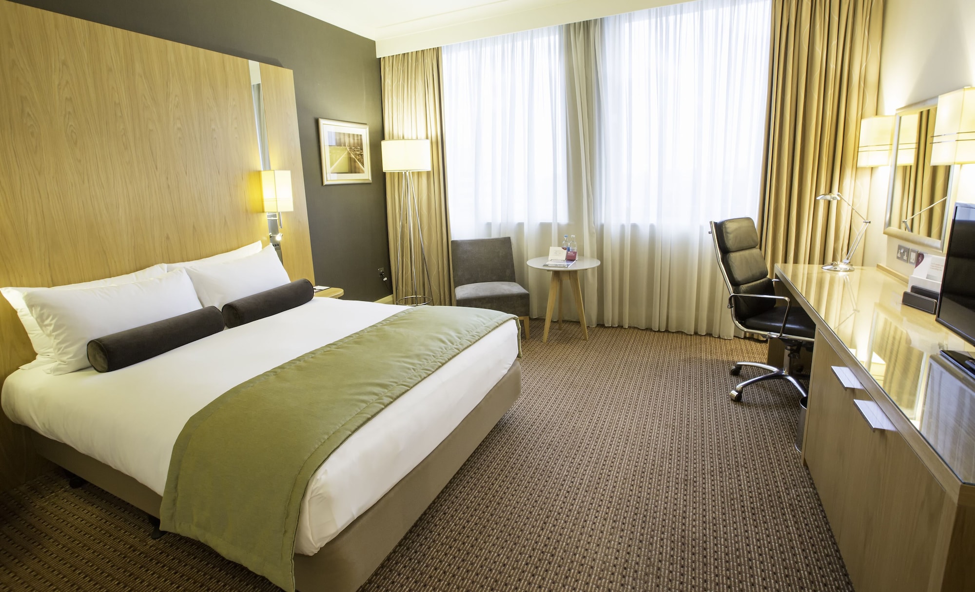 غرفة قياسية بسرير كوين، Crowne Plaza Ealing 3/6