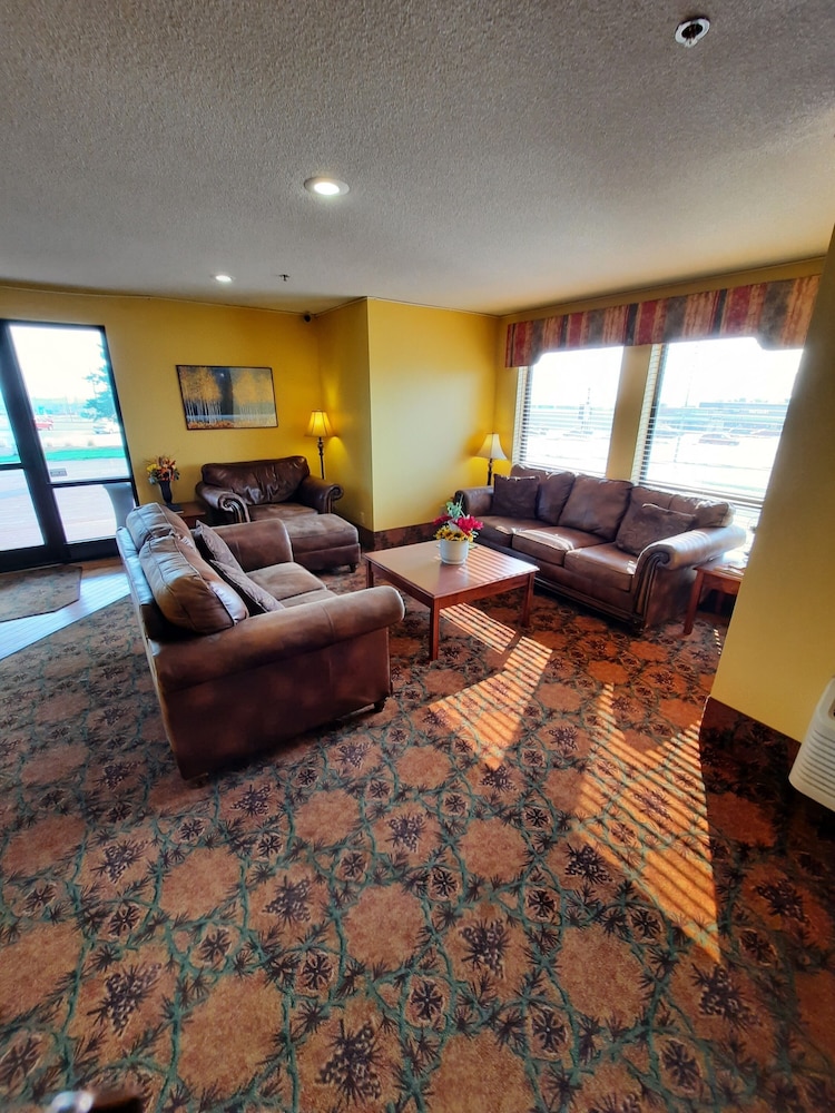 Horse Creek Inn - McCook 28/36