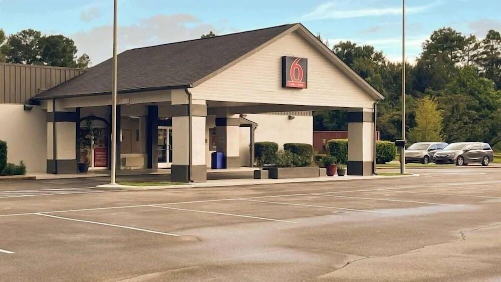 Motel6 Bay Minette, AL 34/42