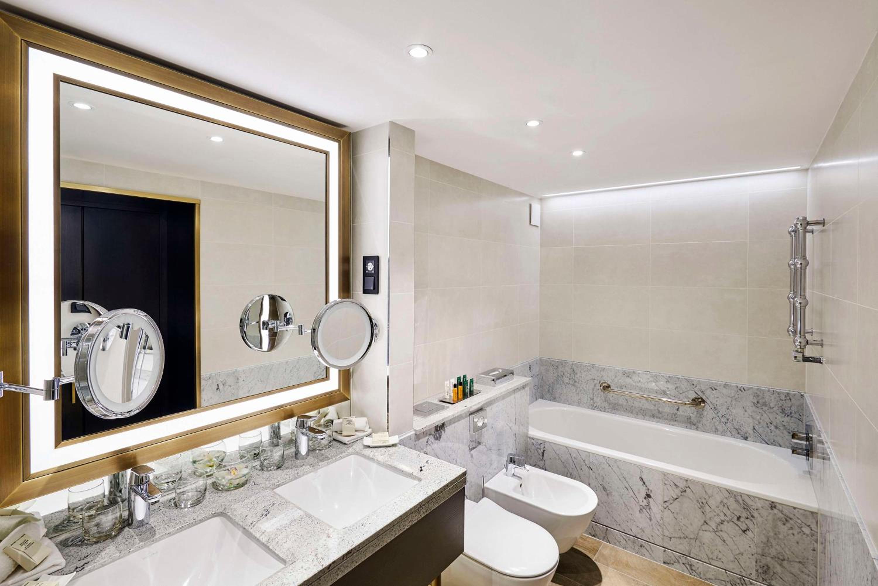 Loft, Suite, King Bed, Street View, Sofa