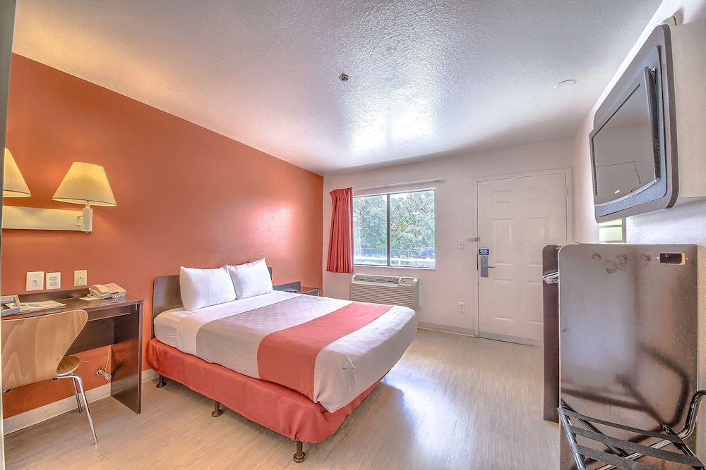 Motel6 San Antonio, TX - Six Flags Fiesta TX/La Cantera Area 20/44