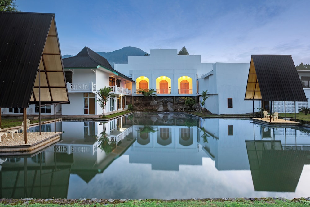 Casa de Lani Resort and Convention 36/42