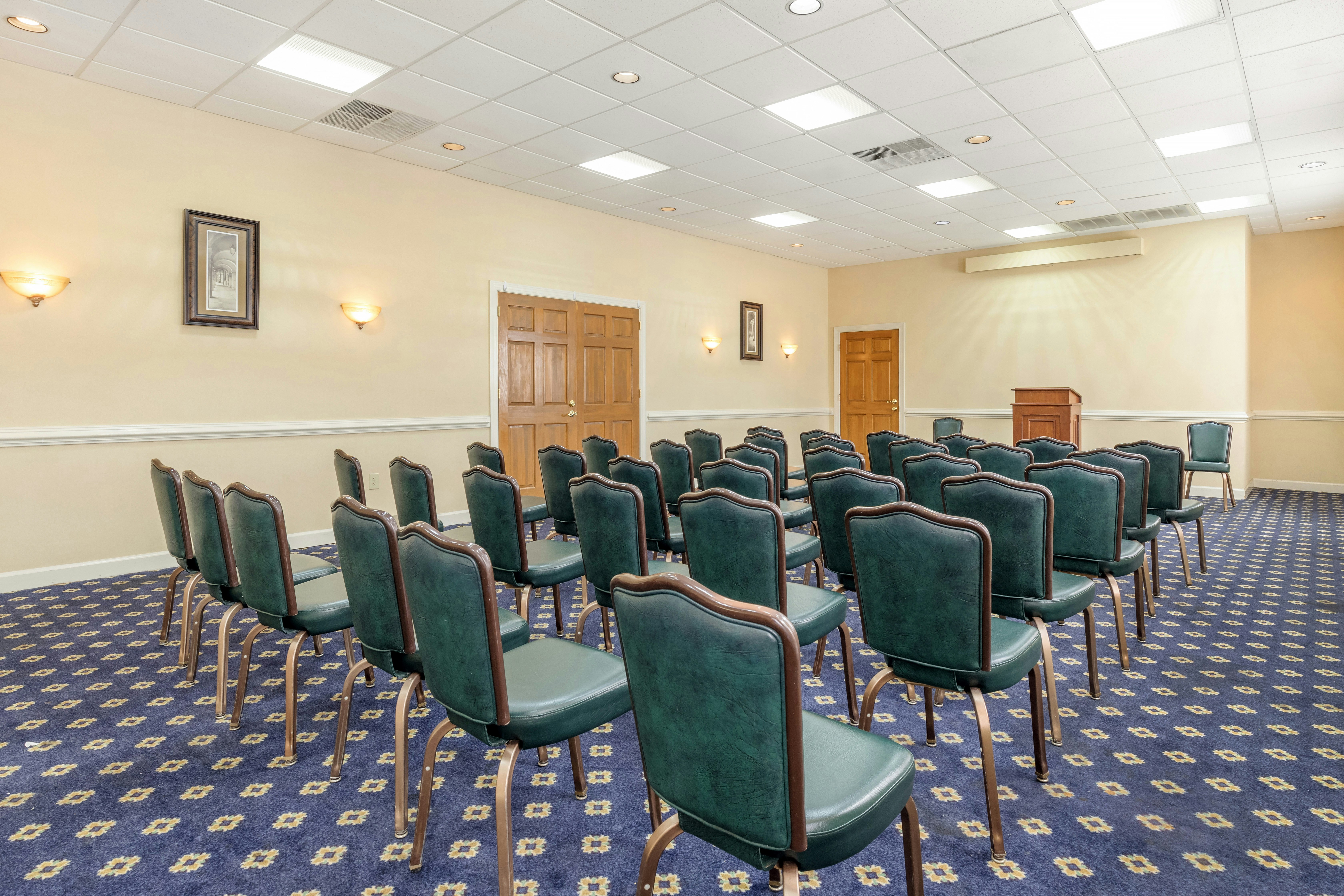 Red Roof Inn & Suites Newport News 41/48