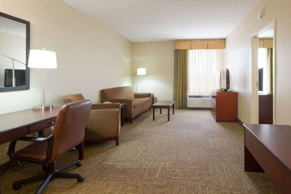 Hampton Inn Buffalo South I 90 46/51