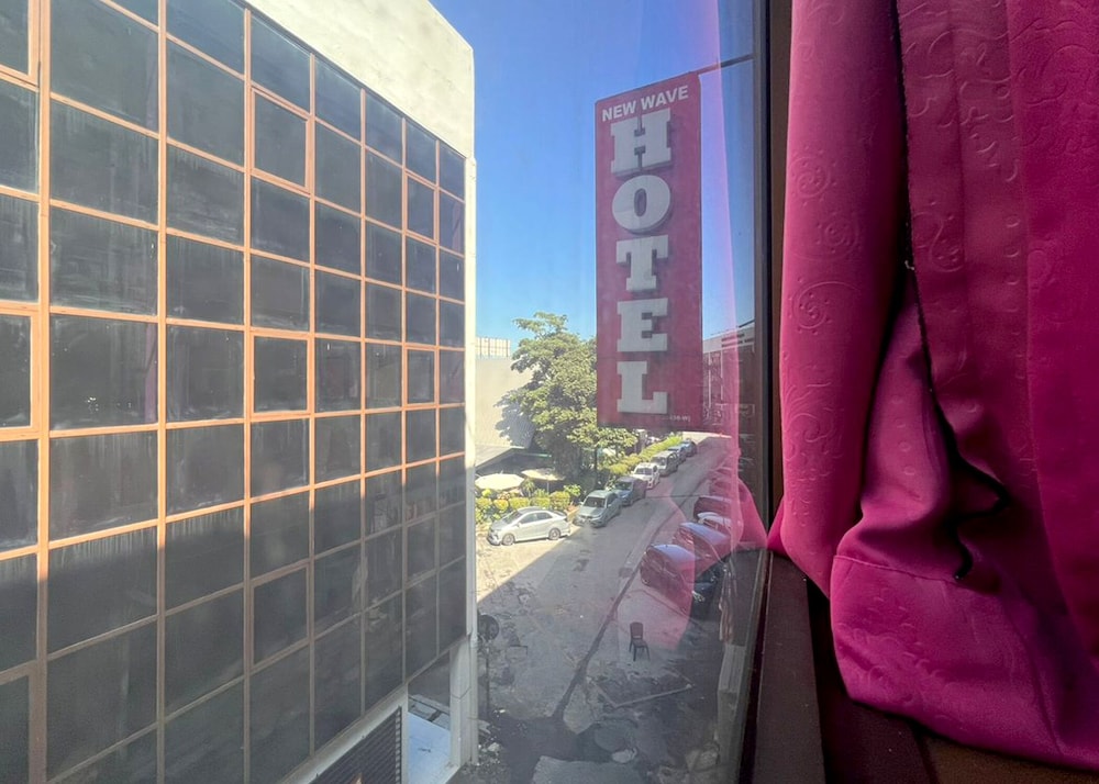 New Wave Hotel Melawati 46/50