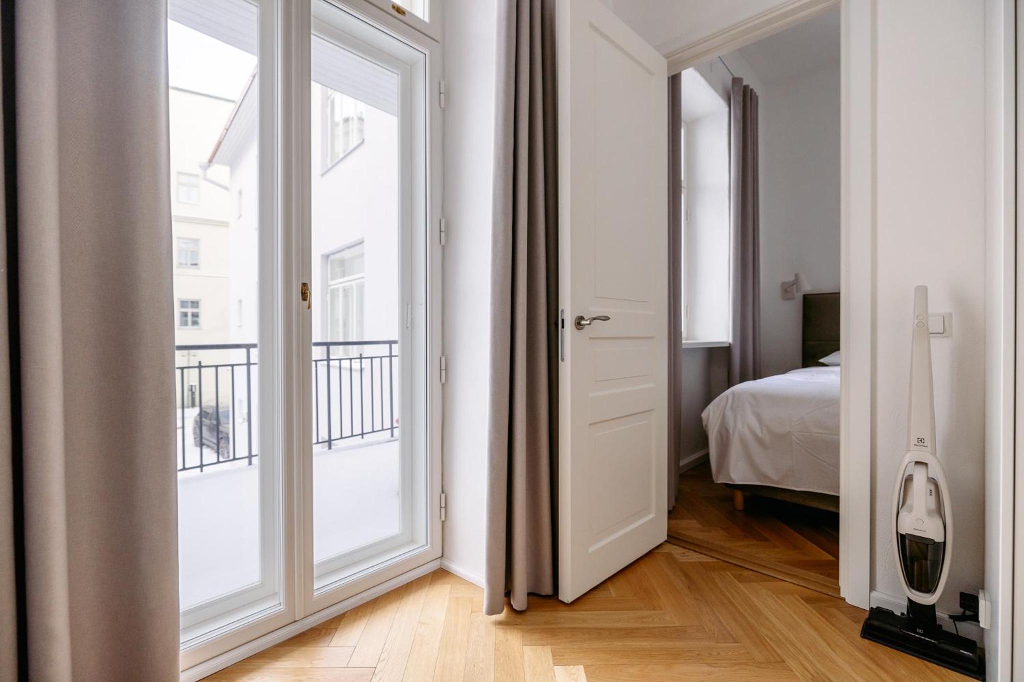Apartment, Annex