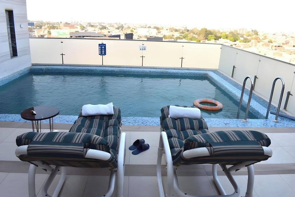 Best Western Plus Grand Hotel Multan 39/61