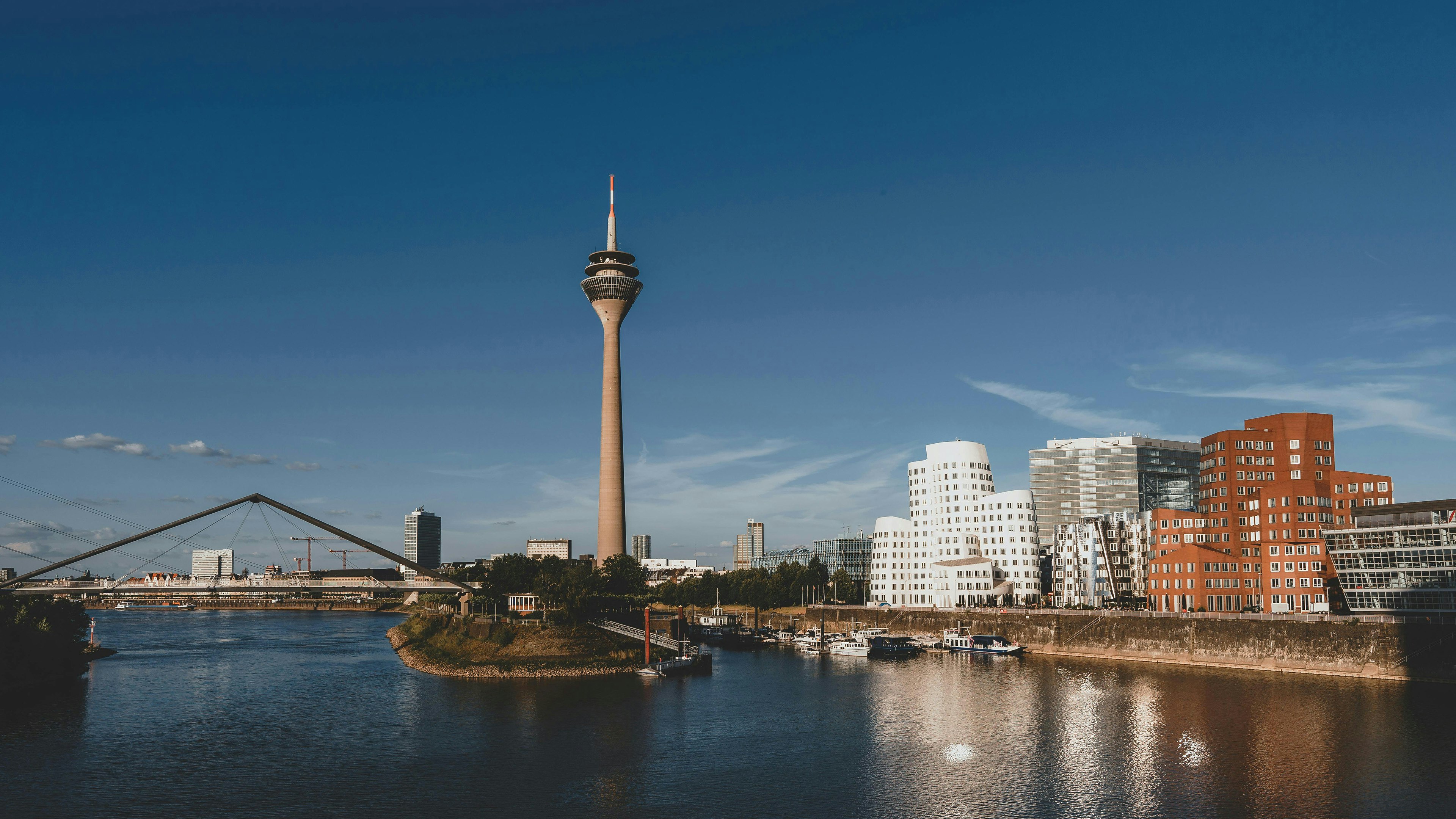 Ruby Leni Hotel Dusseldorf 73/77