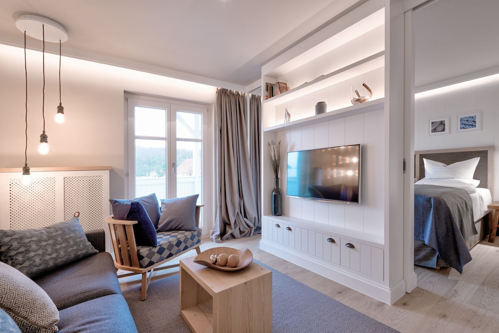 Loev Hotel Rugen 57/70