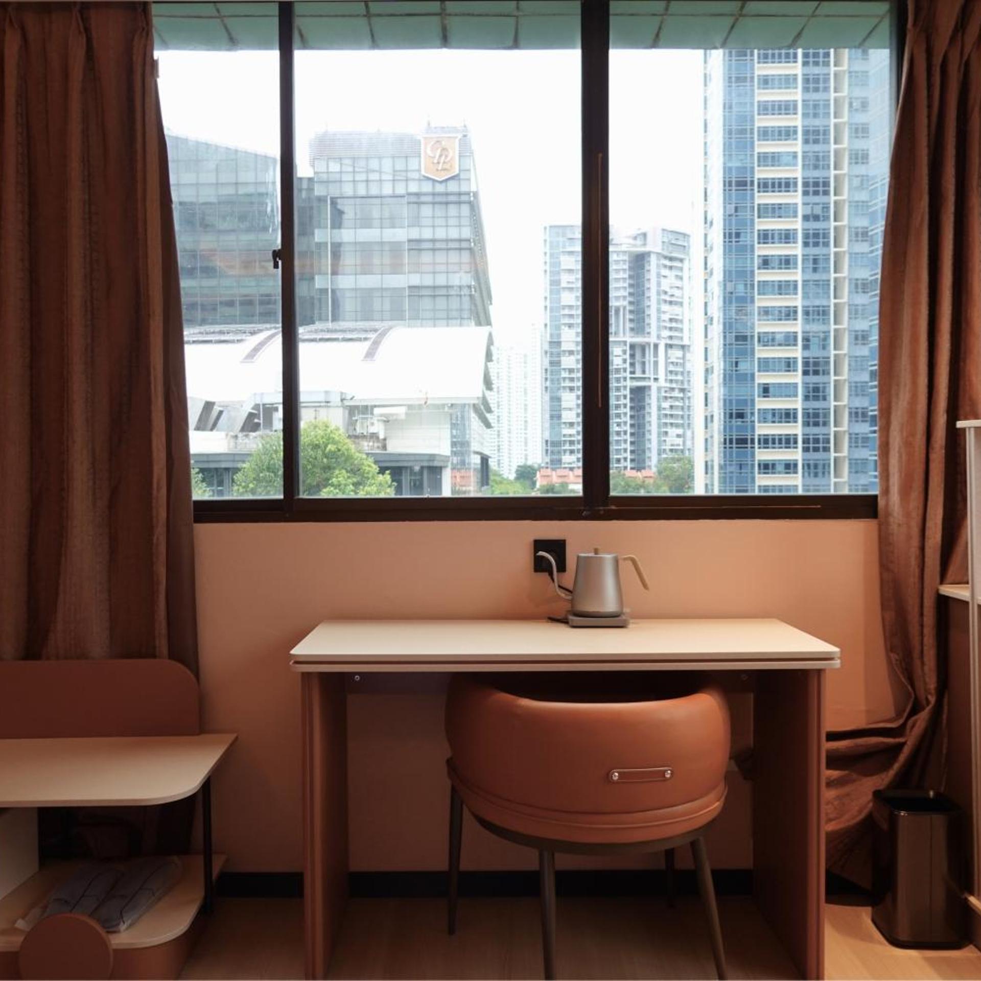 Hotel 165 33/45