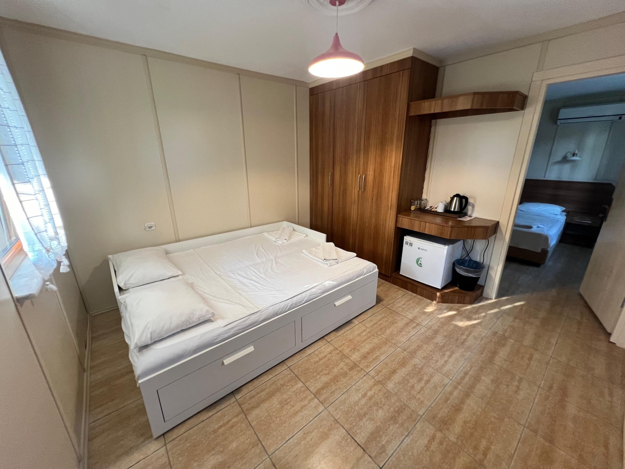 SUITE, GARDEN VIEW